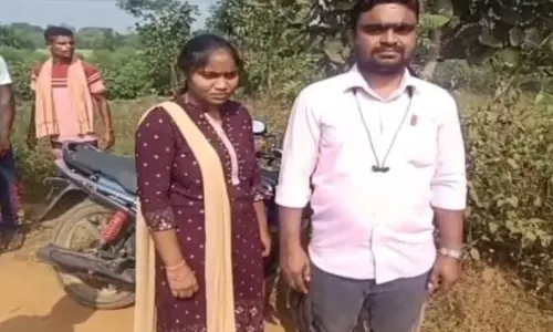 Odisha के नयागढ़ में यात्री बस पलटी, 1 की मौत, 30 घायल
