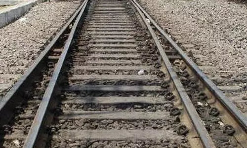 ट्रेन बेपटरी करने की एक और साजिश? मच गया हड़कंप