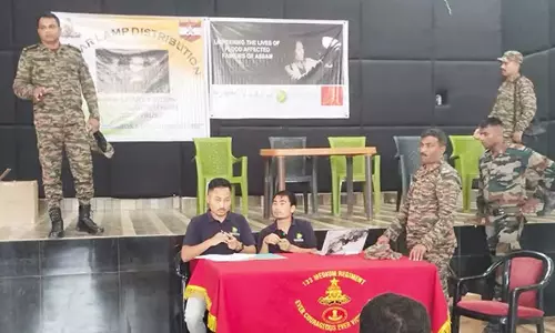 Arunachal : सेना ने असम के गांवों में सौर लैंप वितरित किए