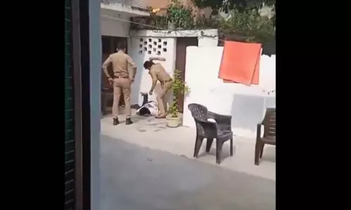 इस VIDEO के वायरल होते ही नप गए दरोगा जी, एसपी ने गिराई गाज