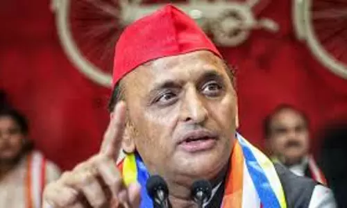 Lucknow: नोटबंदी के नाम पर पूरा अध्याय सिर्फ काले रंग से ही छापा जाएगा: अखिलेश यादव