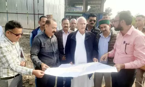 मंत्री ने Kangra में दूध संयंत्र के लिए भूमि का निरीक्षण किया मंत्री ने Kangra में दूध संयंत्र के लिए भूमि का निरीक्षण किया