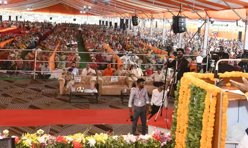 Jaipur: राज्यपाल बागडे ने जगद्गुरु स्वामी रामभद्राचार्य जी महाराज से रामकथा सुनी