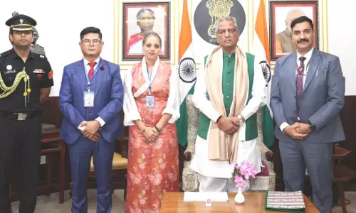 Sikkim : सीसीआरएच महानिदेशक ने राज्यपाल से मुलाकात की