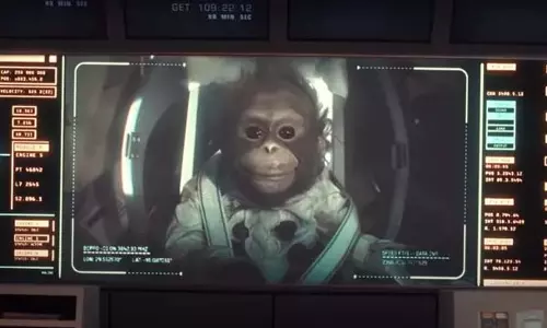एक अंतरिक्ष यात्री बंदर ने आंसू बहाने वाले SNL स्किट में दिल जीत लिया एक अंतरिक्ष यात्री बंदर ने आंसू बहाने वाले SNL स्किट में दिल जीत लिया
