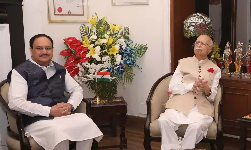 BIG BREAKING: JP नड्डा ने लालकृष्ण आडवाणी के निवास जाकर दी जन्मदिन की बधाई