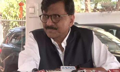 संजय राउत ने प्रफुल्ल पटेल और प्रताप सरनाईक पर ED के दबाव में पार्टी बदलने का लगाया आरोप संजय राउत ने प्रफुल्ल पटेल और प्रताप सरनाईक पर ED के दबाव में पार्टी बदलने का लगाया आरोप