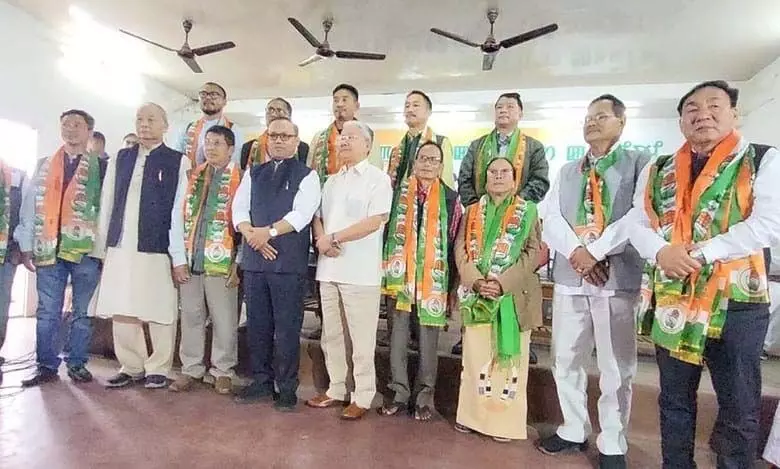 Manipur: विभिन्न राजनीतिक दलों के 12 नेता कांग्रेस में शामिल