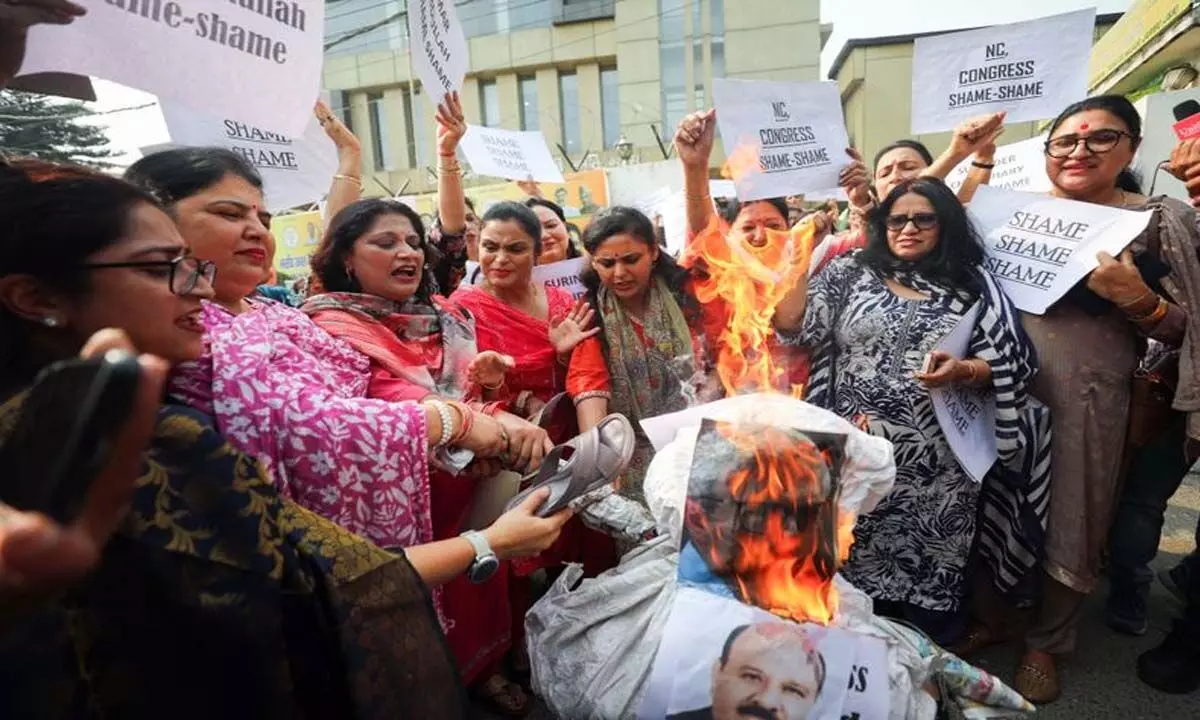 J&K: भाजपा ने जम्मू-कश्मीर विधानसभा में विशेष दर्जे के प्रस्ताव पारित होने का विरोध किया