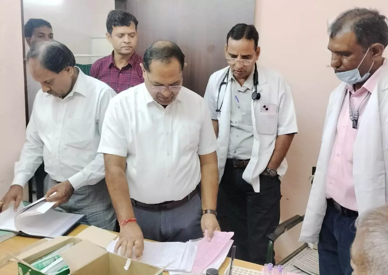 Jaipur: स्टेट रिव्यू मिशन, 34 टीमों ने 100 से ज्यादा चिकित्सा संस्थानों का किया निरीक्षण Jaipur: स्टेट रिव्यू मिशन, 34 टीमों ने 100 से ज्यादा चिकित्सा संस्थानों का किया निरीक्षण