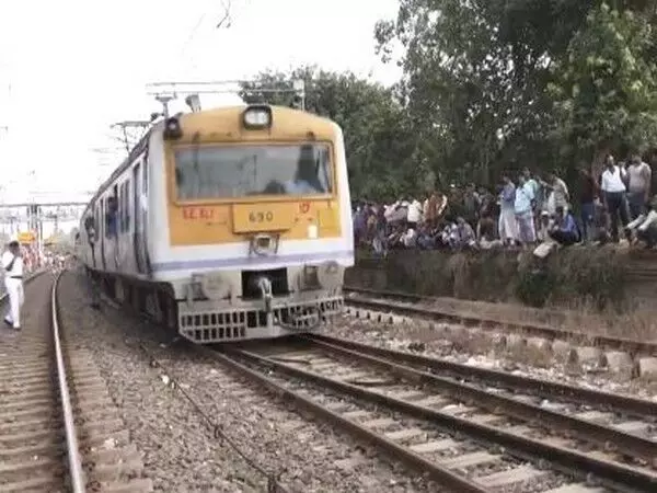 Secunderabad-Shalimar Express के 3 डिब्बे पटरी से उतरने के बाद ट्रेन सेवाएं फिर से शुरू