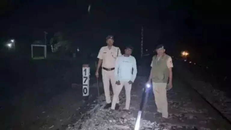 डिब्रूगढ़ में RPF ने पत्थरबाज को पकड़ा