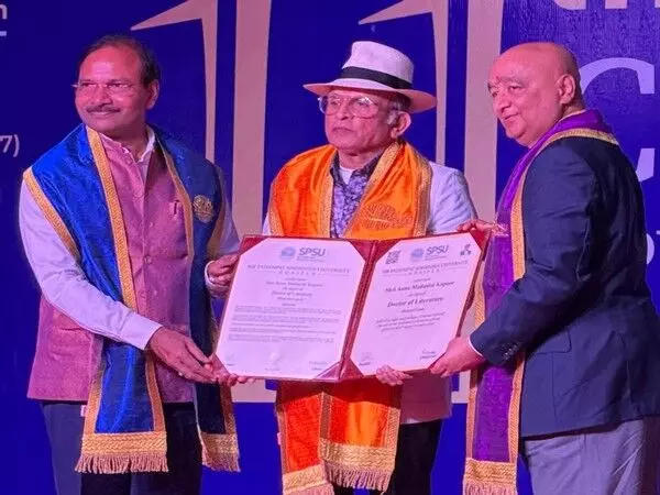 Annu Kapoor को उदयपुर स्थित विश्वविद्यालय से साहित्य में मानद डॉक्टरेट की उपाधि मिली