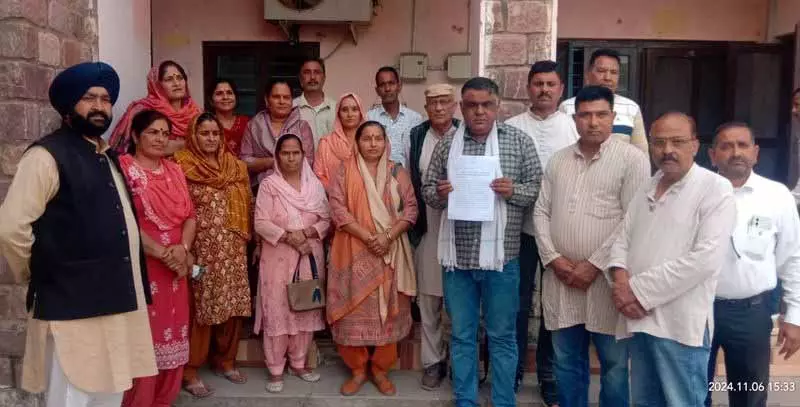 पंचायत प्रतिनिधियों ने BDO कार्यालय स्थानांतरण का विरोध किया पंचायत प्रतिनिधियों ने BDO कार्यालय स्थानांतरण का विरोध किया