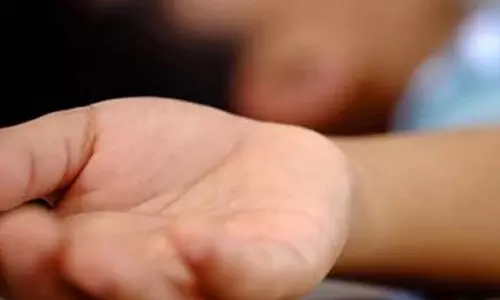 नाले के किनारे-किनारे चल रहे मासूम का बैलेंस बिगड़ा, मौत