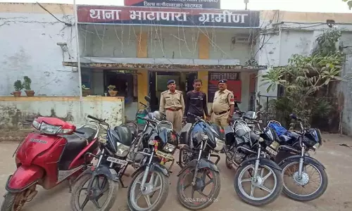 फर्जी आरसी बुक बनाकर चोर की गाड़ी बेचने वाला गिरफ्तार