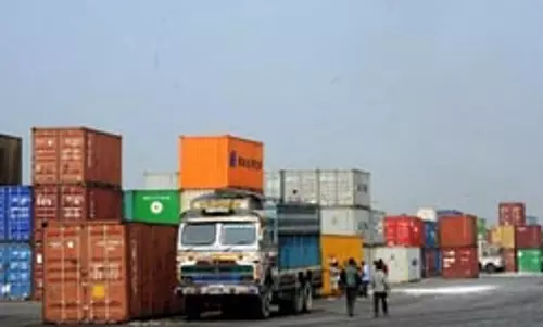 वैश्विक व्यापार को बढ़ावा देने के लिए सरकार ने कस्टम कार्गो सेवा प्रदाताओं को दी छूट वैश्विक व्यापार को बढ़ावा देने के लिए सरकार ने कस्टम कार्गो सेवा प्रदाताओं को दी छूट