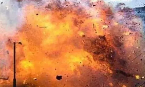 Pak: क्वेटा रेलवे स्टेशन के पास विस्फोट, एक दर्जन से अधिक लोगों की मौत Pak: क्वेटा रेलवे स्टेशन के पास विस्फोट, एक दर्जन से अधिक लोगों की मौत