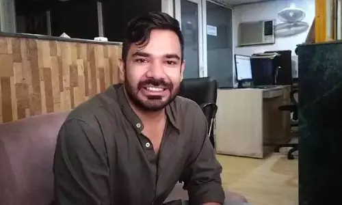 एनएसयूआई नेता की दादागिरी, स्कार्पियों से वाहनों को क्षतिग्रस्त कर पीड़ित को धमकाया एनएसयूआई नेता की दादागिरी, स्कार्पियों से वाहनों को क्षतिग्रस्त कर पीड़ित को धमकाया