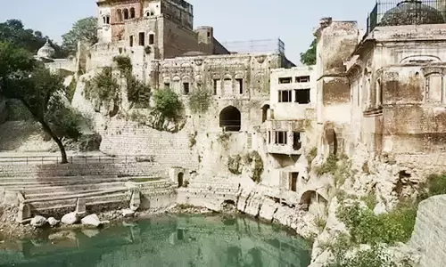 Rajasthan में 5000 साल पुराना मंदिर, जहां भोलेनाथ गिरा था आंसू, पौराणिक कथा Rajasthan में 5000 साल पुराना मंदिर, जहां भोलेनाथ गिरा था आंसू, पौराणिक कथा