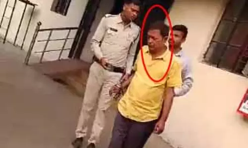 छत्तीसगढ़ियों को अपशब्द कहा, शख्स गिरफ्तार छत्तीसगढ़ियों को अपशब्द कहा, शख्स गिरफ्तार