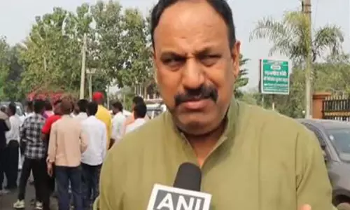किसके इशारे पर यह हो रहा है?: सीएम सोरेन के सहयोगी के आवास पर आयकर छापे पर JMM किसके इशारे पर यह हो रहा है?: सीएम सोरेन के सहयोगी के आवास पर आयकर छापे पर JMM