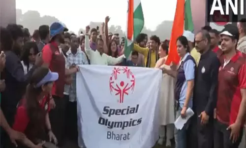 केंद्रीय मंत्री हर्ष मल्होत्रा, सांसद मनोज तिवारी, बांसुरी स्वराज ने Run for Inclusion कार्यक्रम को हरी झंडी दिखाई