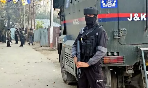 Baramulla मुठभेड़ में 2 आतंकवादी मारे गए Baramulla मुठभेड़ में 2 आतंकवादी मारे गए