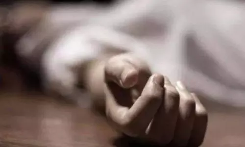मेटाडोर वाहन में मिली लाश, ड्राइवर के रूप में हुई शिनाख्त मेटाडोर वाहन में मिली लाश, ड्राइवर के रूप में हुई शिनाख्त