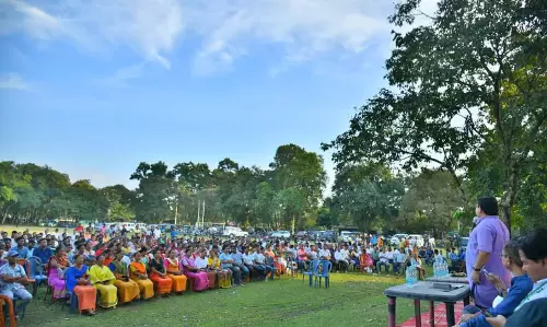 Assam : सीईएम प्रमोद बोरो ने सिदली एलएसी के निचिमा में चुनावी रैली को संबोधित किया Assam : सीईएम प्रमोद बोरो ने सिदली एलएसी के निचिमा में चुनावी रैली को संबोधित किया