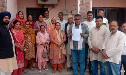 पंचायत प्रतिनिधियों ने BDO कार्यालय स्थानांतरण का विरोध किया पंचायत प्रतिनिधियों ने BDO कार्यालय स्थानांतरण का विरोध किया