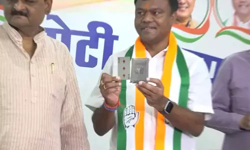 दीपक बैज ने भाजपा पर लगाया ताश पत्ती बांटने का आरोप