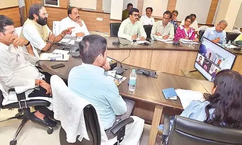 Telangana: उत्तम ने राज्य भर में धान की खरीद में तेजी लाने का आग्रह किया Telangana: उत्तम ने राज्य भर में धान की खरीद में तेजी लाने का आग्रह किया