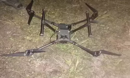 BSF ने अमृतसर और तरनतारन में ड्रोन और हेरोइन जब्त की