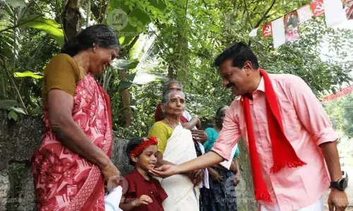 KERALA : आदिवासी संबंधों और मध्यवर्गीय पहचान को समझते KERALA : आदिवासी संबंधों और मध्यवर्गीय पहचान को समझते