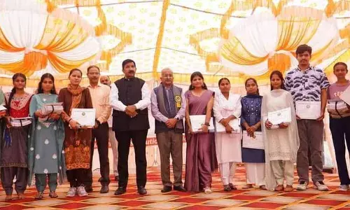 Agnihotri ने खड्ड कॉलेज में नए पाठ्यक्रमों और खेल पहल की घोषणा की