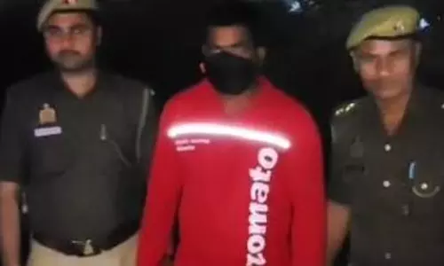 Noida: टोल प्लाजा कर्मियों के साथ मारपीट करने वाला आरोपी गिरफ्तार Noida: टोल प्लाजा कर्मियों के साथ मारपीट करने वाला आरोपी गिरफ्तार