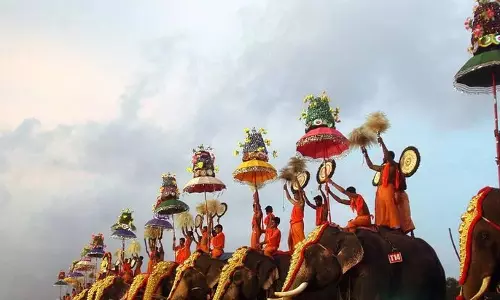 Kerala में हाथियों द्वारा संचालित त्यौहारों पर नई सिफारिशों के बीच जांच की जा रही
