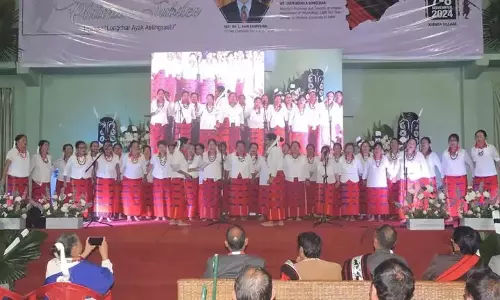 Nagaland : एओली लोंगचर कबीले ने खेंसा गांव में प्लैटिनम जुबली मनाई Nagaland : एओली लोंगचर कबीले ने खेंसा गांव में प्लैटिनम जुबली मनाई