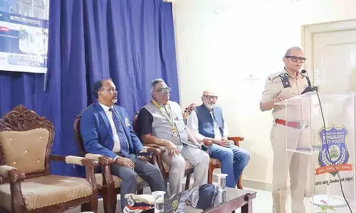 पुलिस आयुक्त ने Bengaluru पुलिस नेत्र देखभाल परियोजना का उद्घाटन किया पुलिस आयुक्त ने Bengaluru पुलिस नेत्र देखभाल परियोजना का उद्घाटन किया