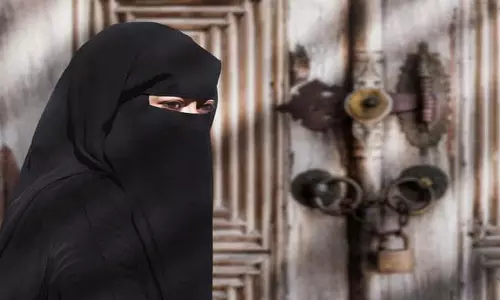 Darul Uloom देवबंद ने महिलाओं के प्रवेश पर प्रतिबंध हटाया