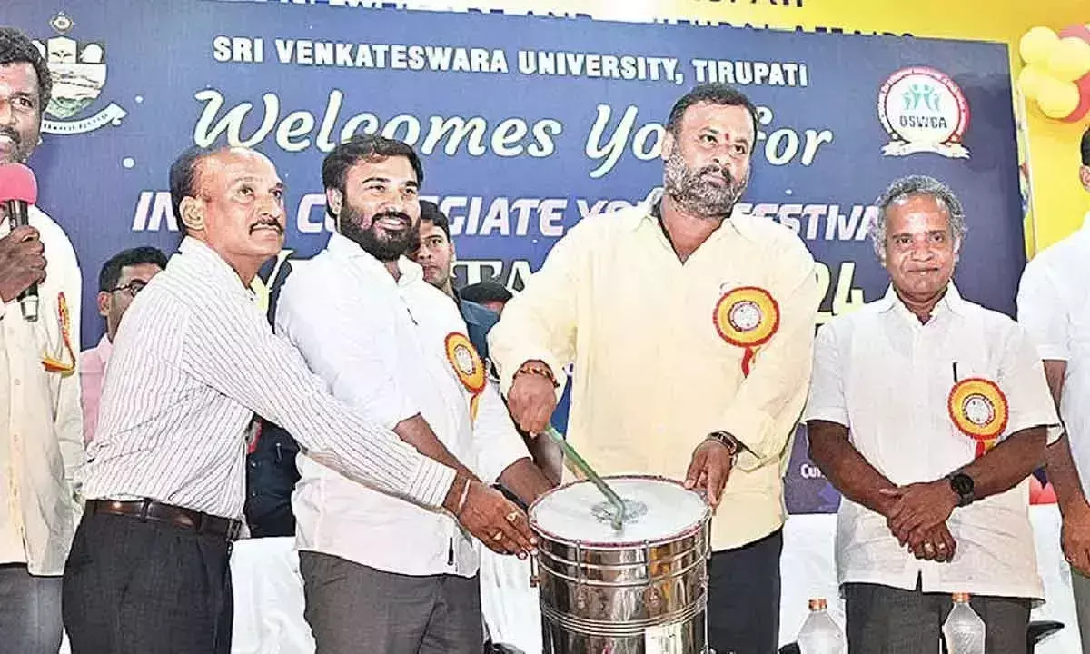 SV विश्वविद्यालय में ‘युवतरंग-24’ का रंगारंग आगाज SV विश्वविद्यालय में ‘युवतरंग-24’ का रंगारंग आगाज