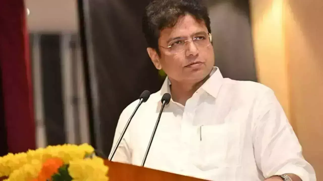 मंत्री डी श्रीधर बाबू ने BRS, BJP को जाति सर्वेक्षण में बाधा डालने के खिलाफ चेतावनी दी मंत्री डी श्रीधर बाबू ने BRS, BJP को जाति सर्वेक्षण में बाधा डालने के खिलाफ चेतावनी दी