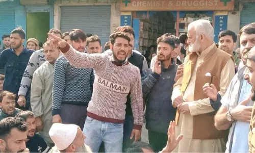 Jammu: श्रमिक की मौत से विरोध प्रदर्शन शुरू