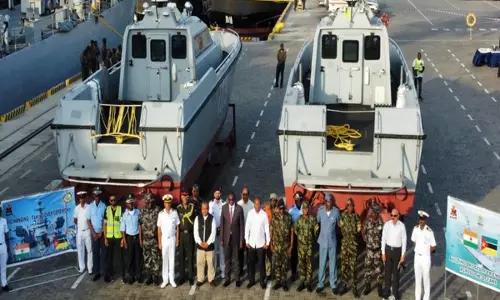 भारत ने Mozambique को दो और इंटरसेप्टर नौकाएं उपहार में दीं