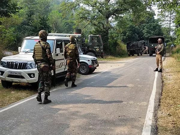 J-K के किश्तवाड़ में सुरक्षा बलों और आतंकवादियों के बीच मुठभेड़ शुरू