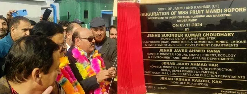 J&K उपमुख्यमंत्री ने सोपोर फल मंडी में जलापूर्ति योजना का उद्घाटन किया