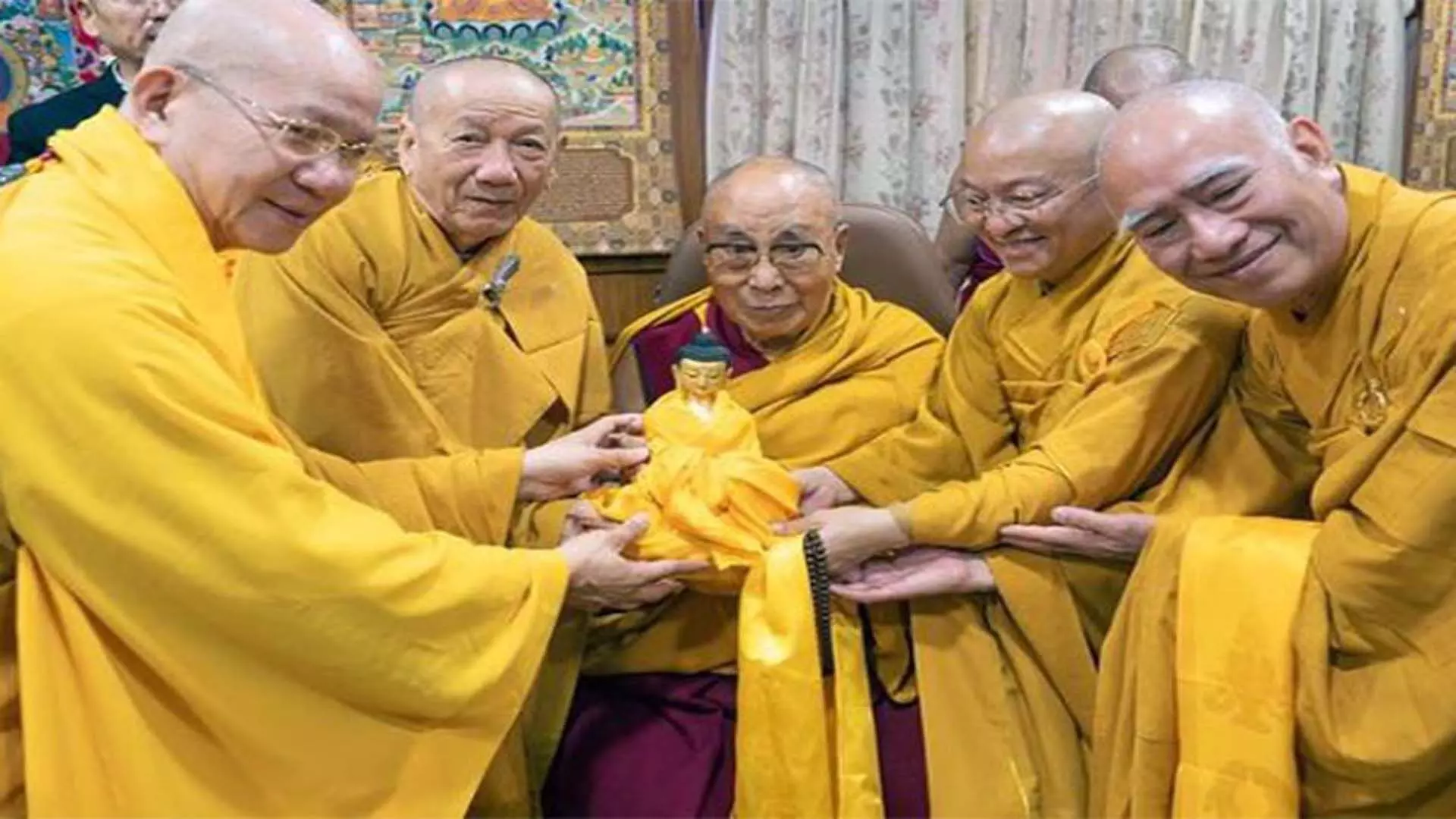 Vietnamese Buddhist संघ ने दलाई लामा से मुलाकात की