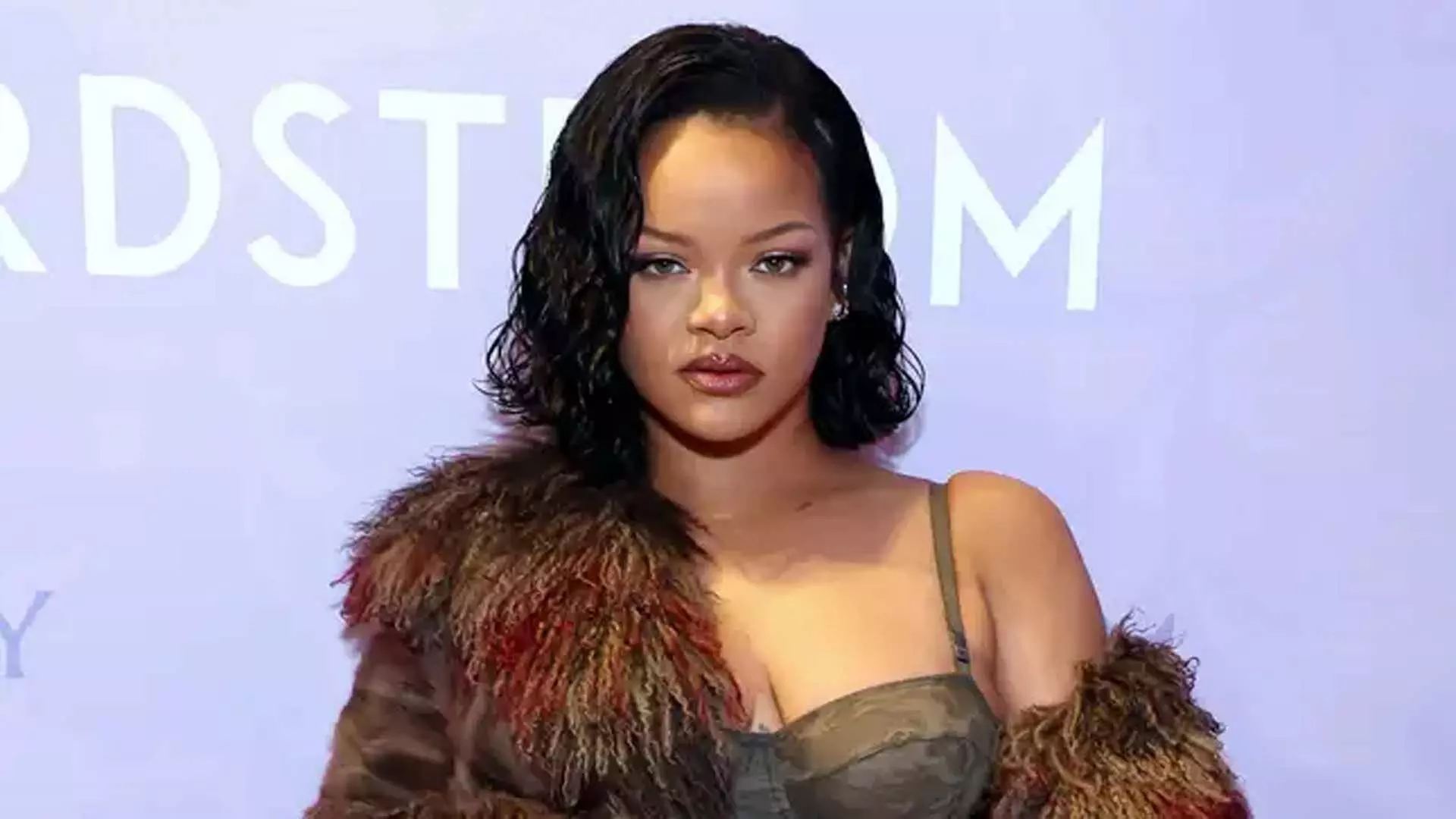 क्या Rihanna संगीत से ले रही हैं संन्यास?