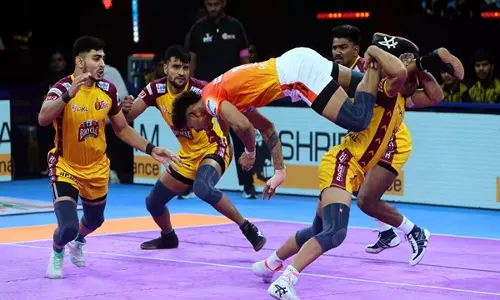 Telugu Titans ने हैदराबाद लेग का समापन 34-33 से पुणेरी पल्टन पर जीत के साथ किया Telugu Titans ने हैदराबाद लेग का समापन 34-33 से पुणेरी पल्टन पर जीत के साथ किया